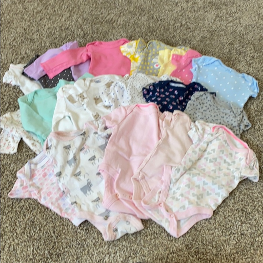 Lot of 22 onesies NB newborn carters cloud island
